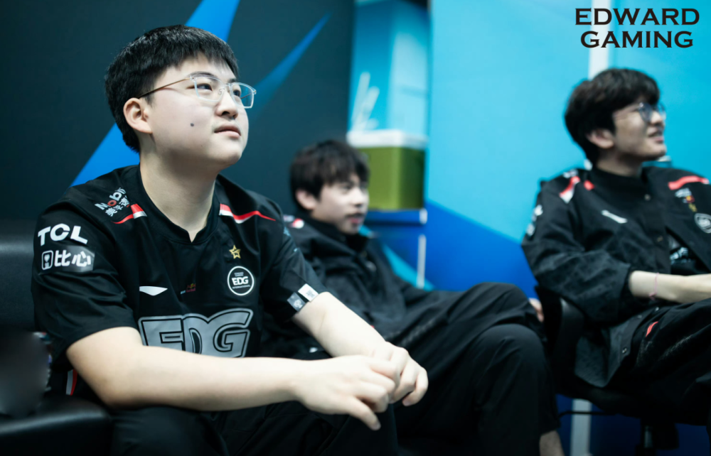 关于EDG血洗RNG,Xiaohu关键团战开团秒人强强对话成都决赛之夜,让粉丝疯狂欢呼的信息 关于EDG血洗RNG,Xiaohu关键团战开团秒人强强对话成都决赛之夜,让粉丝疯狂欢呼的信息