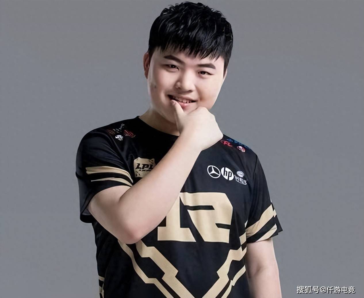 关于BLG险胜MAD,Uzi打出惊人五杀峡谷大战淘汰赛,留下经典瞬间的信息 关于BLG险胜MAD,Uzi打出惊人五杀峡谷大战淘汰赛,留下经典瞬间的信息