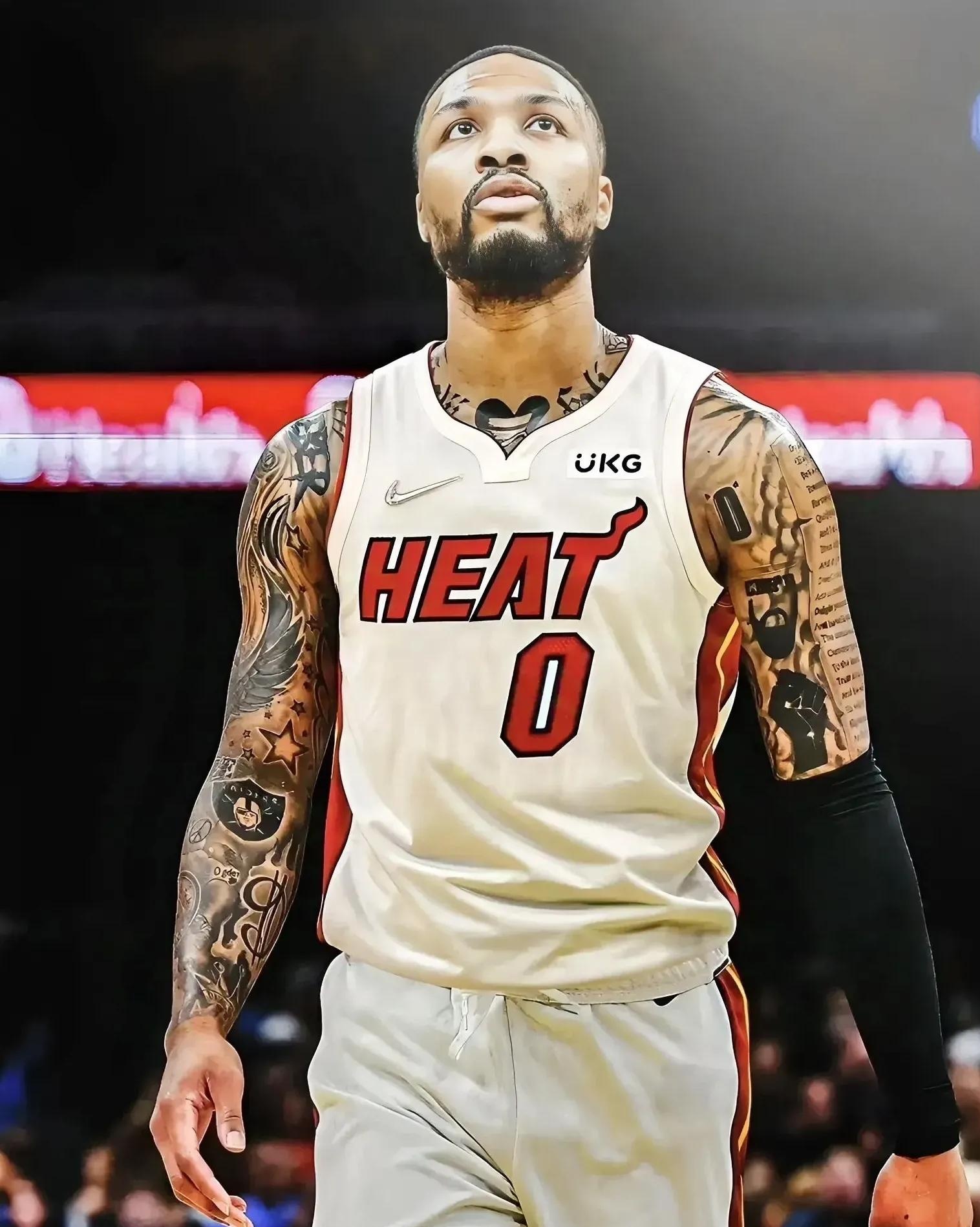 关于独行侠横扫上海队,利拉德状态火热的信息 关于独行侠横扫上海队,利拉德状态火热的信息