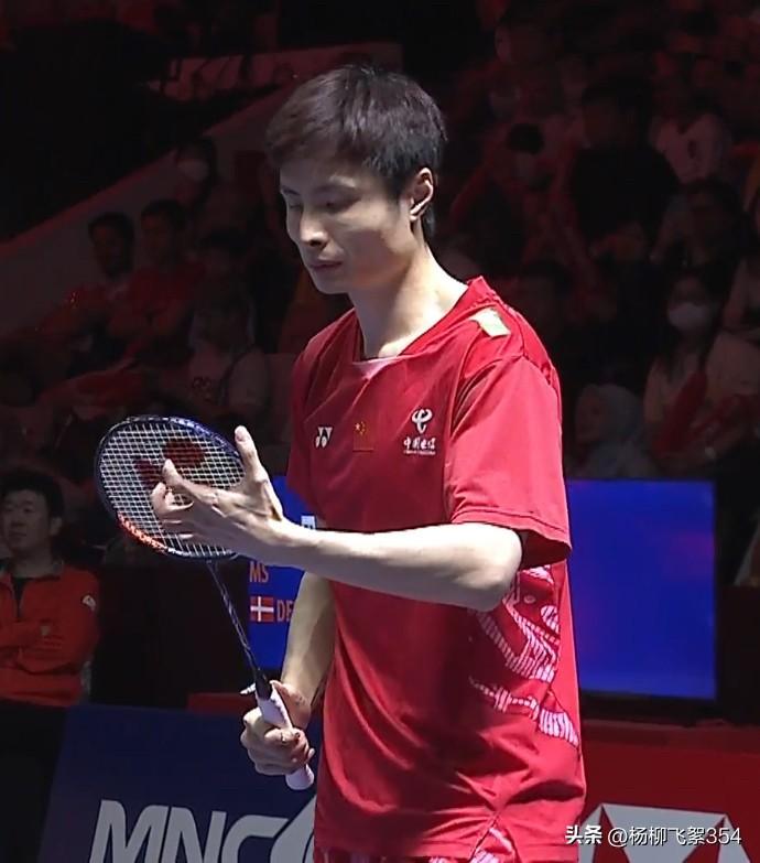 中国队逆转印尼队,石宇奇统治全场 中国队逆转印尼队,石宇奇统治全场